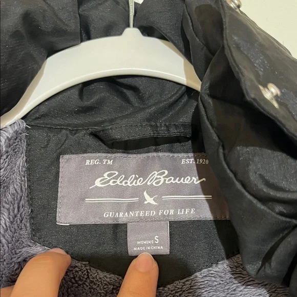 Eddie Bauer Women's Quilted Black Down jacket / perfect winter coat S - Picture 2 of 9